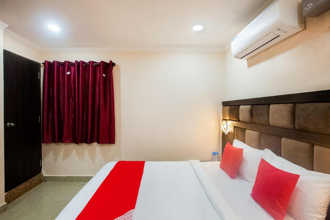 Hotel Park Tower Chennai Esterno foto